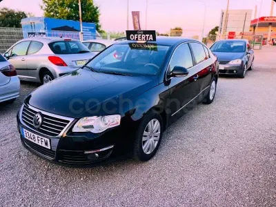 Usado VW Passat Advance 140 CV (102 kW) 2007 Negro Berlina