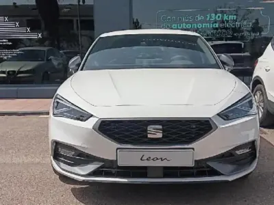 Nuevo Seat Leon FR 204 CV (150 kW) 2026 Blanco Berlina