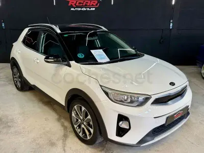 Usado Kia Stonic 120 CV (88 kW) 2018 Blanco SUV