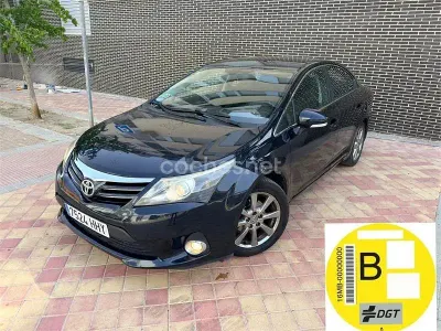 Usado Toyota Avensis Advance 124 CV (91 kW) 2012 Azul Berlina
