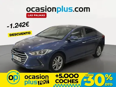 Usado Hyundai Elantra Style 132 CV (97 kW) 2016 Azul Berlina