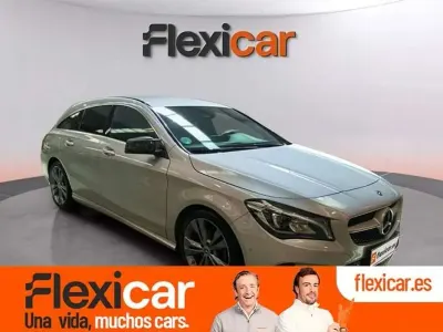 Usado Mercedes CLA200 Shooting Brake 136 CV (100 kW) 2017 Gris Familiar