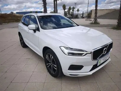 Käytetty Volvo XC60 Momentum 150 HP (110 kW) 2019 Valkoinen Katumaasturi