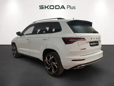 Usado Skoda Karoq SportLine 150 CV (110 kW) 2025 Blanco SUV