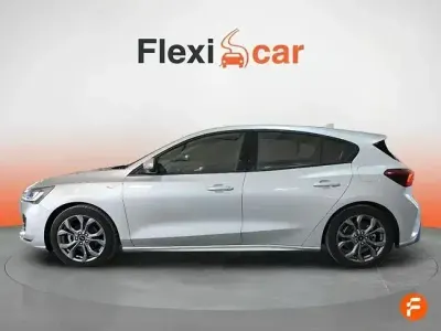 Begagnad Ford Focus ST-Line 125 HK (91 kW) 2023 Grå Sedan