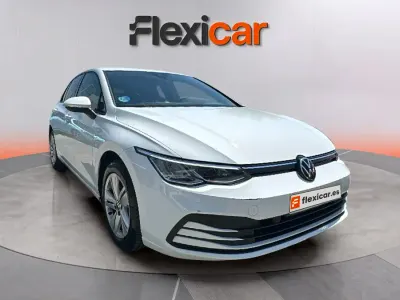 Usado VW Golf VIII Life 110 CV (80 kW) 2023 Blanco Berlina