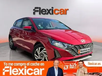 Usado Hyundai i20 84 CV (61 kW) 2024 Rojo Utilitario