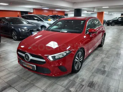 Usado Mercedes A180 136 CV (100 kW) 2020 Rojo Berlina