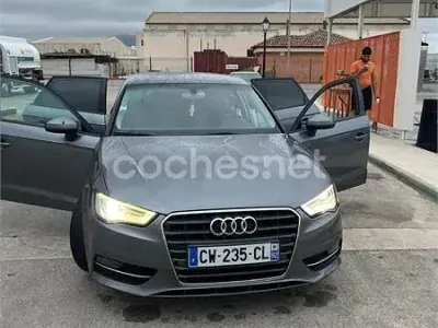 Usado Audi A3 Attraction 150 CV (110 kW) 2014 Gris / plata Berlina