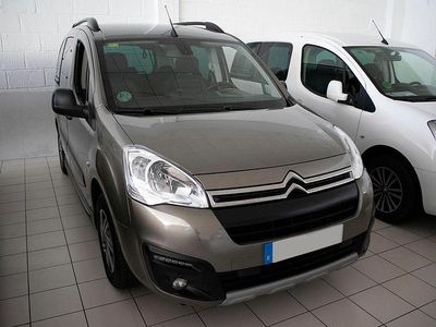 Usado Citroën Berlingo Live 130 CV (95 kW) 2018 Verde nausica Monovolumen