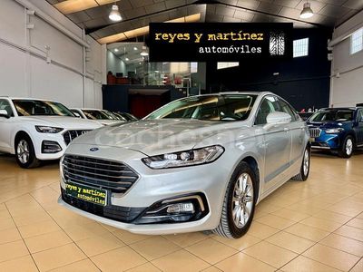 Usado Ford Mondeo Titanium 150 CV (110 kW) 2019 Gris / plata Berlina