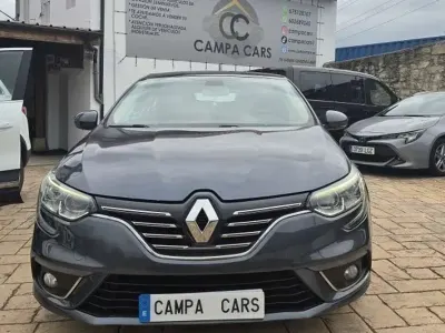 Usado Renault Mégane IV Business 116 CV (85 kW) 2020 Gris Utilitario