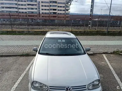 Usado VW Golf III Highline 115 CV (84 kW) 1999 Gris / plata Berlina