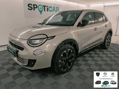Usado Fiat 600 La Prima 100 CV (73 kW) 2025 Gris / plata SUV
