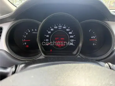 Usado Kia Ceed GT 90 CV (66 kW) 2015 Blanco Berlina