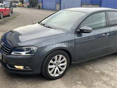 Gris / plata Usado 2014 VW Passat Highline Berlina | 10.500 € (Caro)