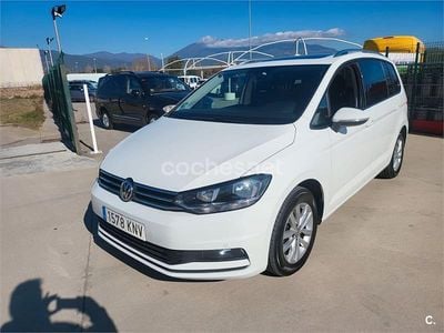 Usado VW Touran Advance 150 CV (110 kW) 2018 Blanco Monovolumen