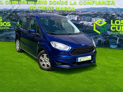 Usado Ford Tourneo Courier Ambiente 100 CV (73 kW) 2016 Azul Monovolumen