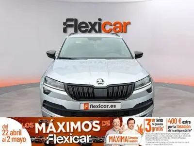 Usado Skoda Karoq Active 110 CV (80 kW) 2022 Gris SUV