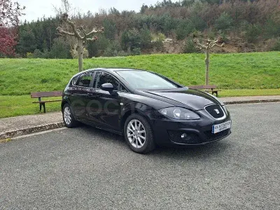 Usado Seat Leon Reference 105 CV (77 kW) 2010 Negro Utilitario