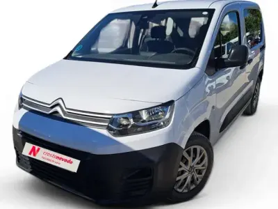 Usado Citroën Berlingo Live 102 CV (75 kW) 2022 Blanco Monovolumen