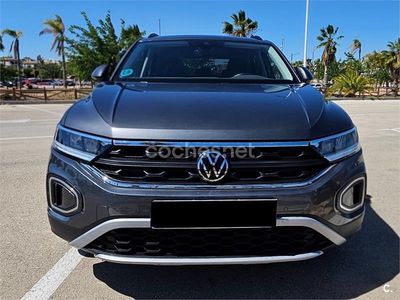 Usado VW T-Roc Life 150 CV (110 kW) 2022 Gris / plata SUV