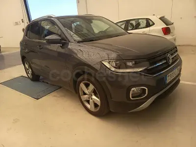 Usado VW T-Cross Sportline 110 CV (80 kW) 2022 Gris / plata SUV