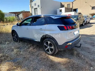 Usado Peugeot 3008 Crossway 130 CV (95 kW) 2018 Blanco SUV