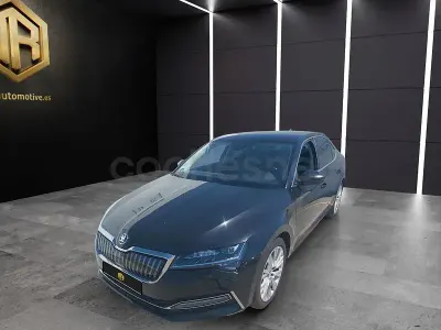 Usado Skoda Superb Style 218 CV (160 kW) 2021 Negro Berlina