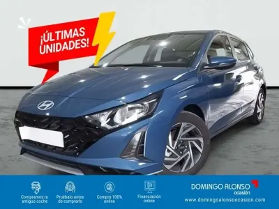 Usado Hyundai i20 101 CV (74 kW) 2025 Azul Utilitario
