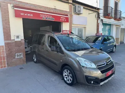 Usado Citroën e-Berlingo Shine 130 CV (95 kW) 2018 Verde Monovolumen