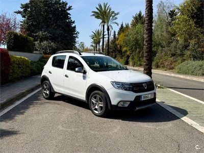 Usado Dacia Sandero Stepway 90 HP (66 kW) 2017 Branco Sedan