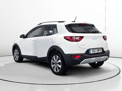 Usado Kia Stonic 84 CV (61 kW) 2023 Blanco SUV