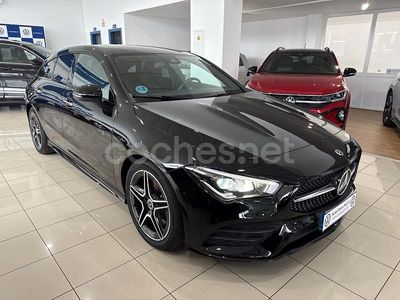 Usado Mercedes CLA200 Shooting Brake 150 CV (110 kW) 2021 Negro Familiar