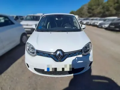 Usado Renault Twingo Zen 60 kW (82 CV) 2021 Blanco Utilitario