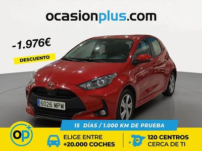 Usado Toyota Yaris Hybrid Active 116 CV (85 kW) 2024 Rojo Berlina