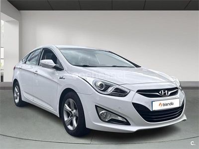 Usado Hyundai i40 136 CV (100 kW) 2013 Blanco Berlina