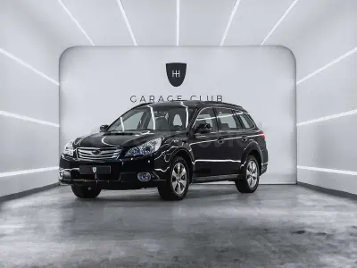 Usado Subaru Outback 150 CV (110 kW) 2010 Negro Familiar
