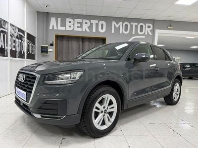 Usado Audi Q2 Advanced Plus 116 CV (85 kW) 2018 Gris / plata SUV