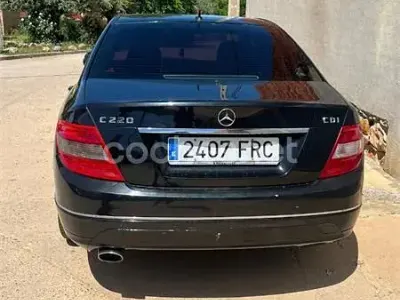 Usado Mercedes C220 Avantgarde 150 CV (110 kW) 2007 Negro Berlina