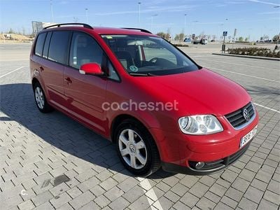 Usado VW Touran Highline 140 CV (102 kW) 2006 Rojo Monovolumen