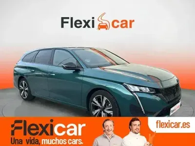 Usado Peugeot 308 SW Allure 130 CV (95 kW) 2022 Verde Familiar