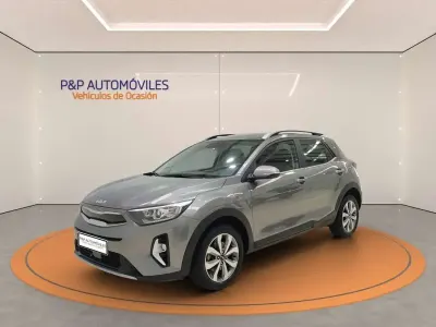 Usado Kia Stonic 84 CV (61 kW) 2023 Gris SUV