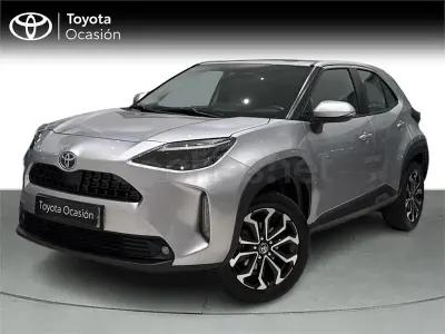 Usado Toyota Yaris Cross Active 116 CV (85 kW) 2022 Gris / plata SUV