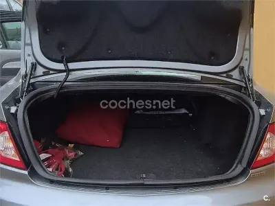 Usado Chrysler Sebring 156 CV (114 kW) 2007 Gris / plata Berlina