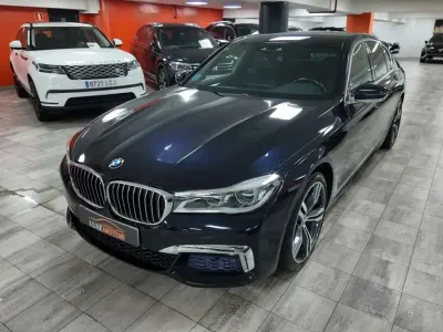 Usado BMW 750 M Sport 449 CV (330 kW) 2016 Azul Berlina