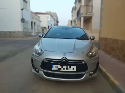 Usado Citroën DS5 200 CV (147 kW) 2015 Gris Utilitario