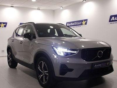 Gris Usado 2023 Volvo XC40 Plus SUV | 29.900 € (Un poco caro)