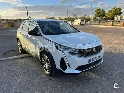Usado Peugeot 3008 Allure 130 CV (95 kW) 2022 Blanco SUV