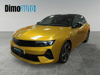 Usado Opel Astra 130 CV (95 kW) 2024 Dorado Utilitario